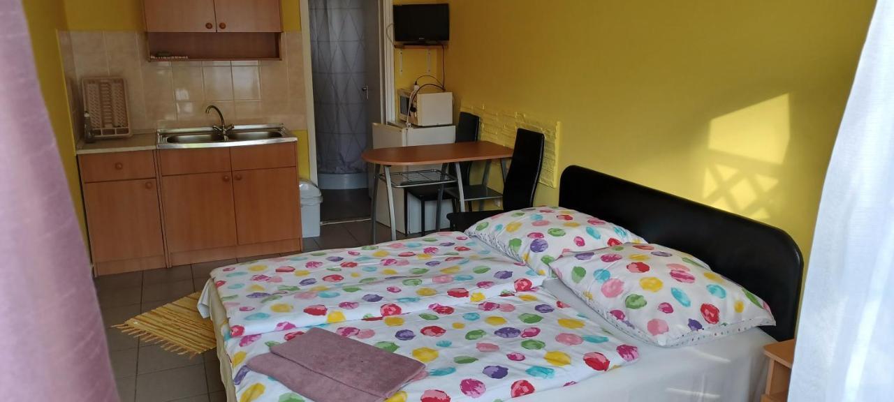 Tarr-Timea Apartmanok Кестхей Экстерьер фото