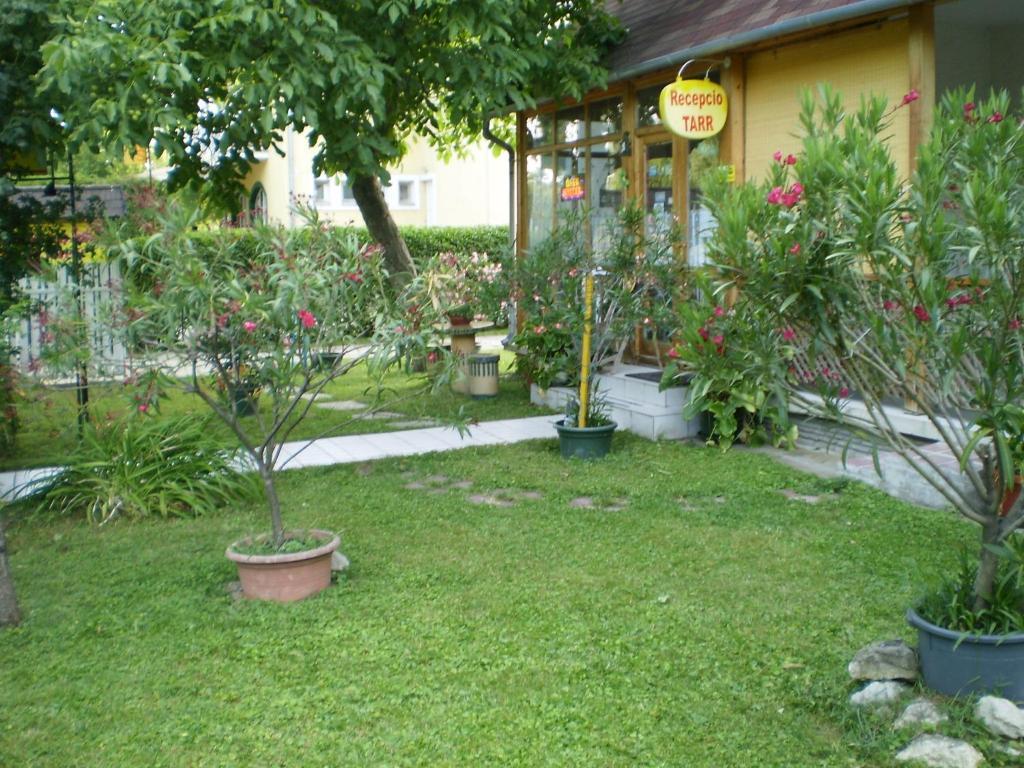 Tarr-Timea Apartmanok Кестхей Экстерьер фото