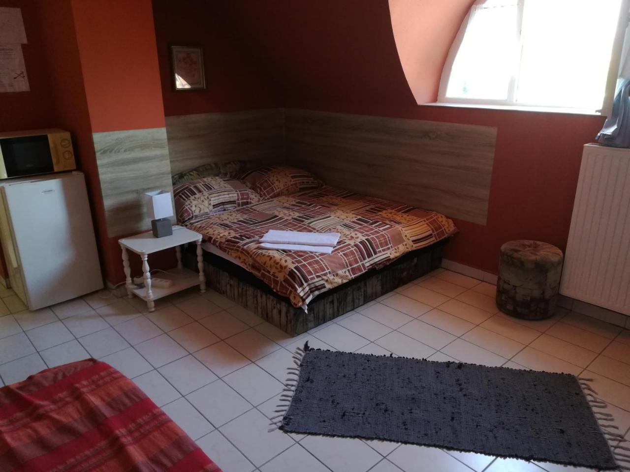 Tarr-Timea Apartmanok Кестхей Экстерьер фото